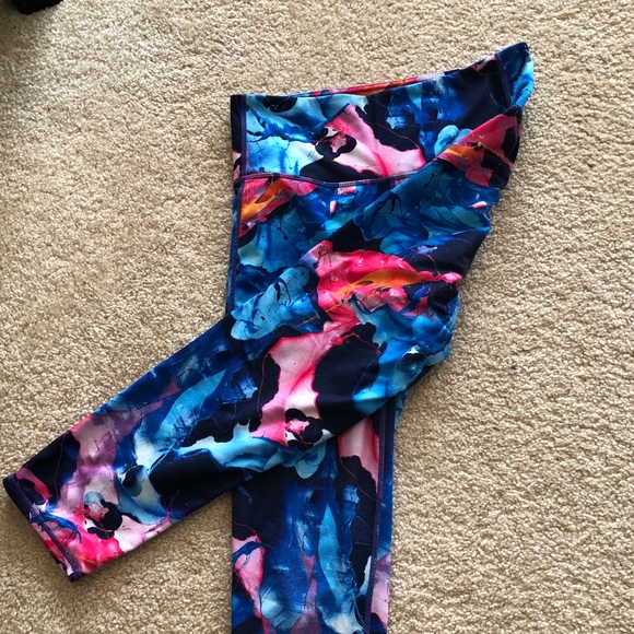 Athleta Crops - Picture 2 of 3